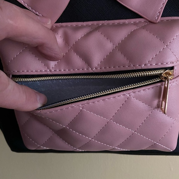 NWT DISNEY MINNIE Bioworld Black Backpack w/Pink Front Pocket and Large Inside - Picture 3 of 10